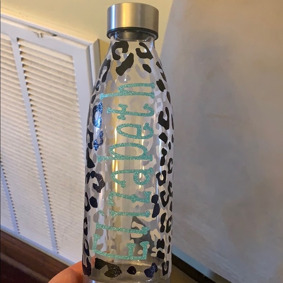 Water bottle and design - Picture 5 of 6